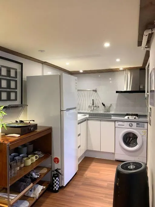 A Sensual Hanok-Style Detached House In The City Center Seoul Villa